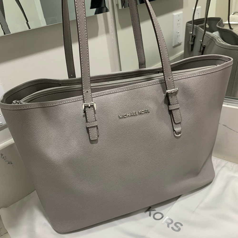 Michael Kors Jet Set Tote